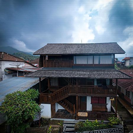 Munduk Tjeraki House Guest House Exterior photo