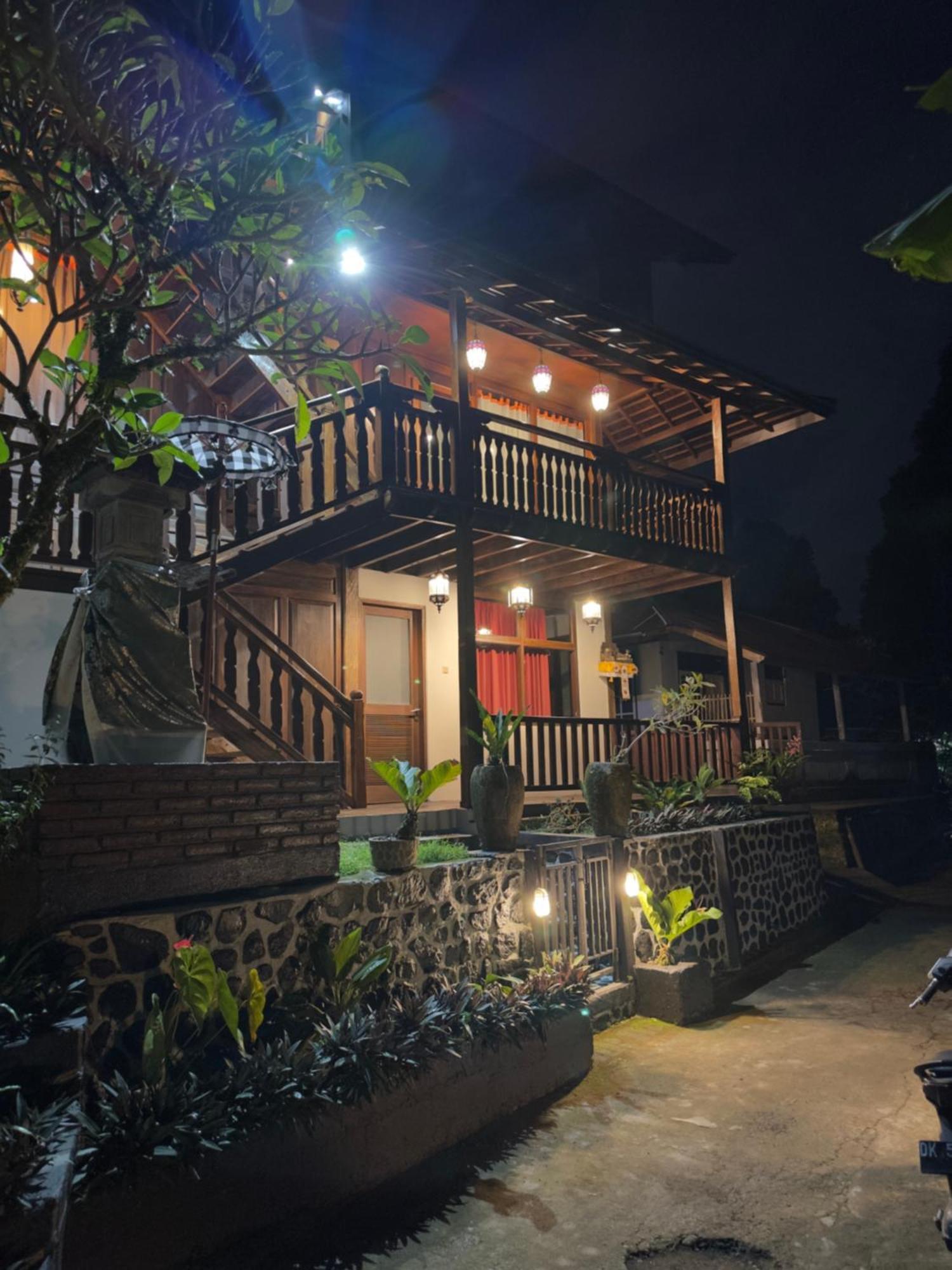 Munduk Tjeraki House Guest House Exterior photo
