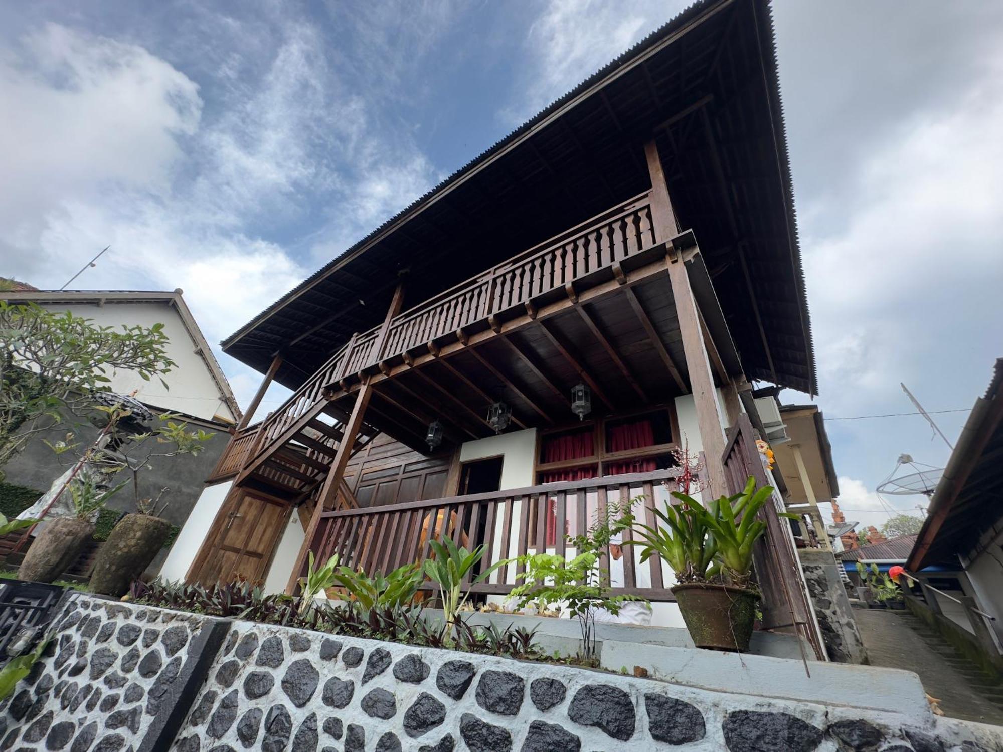 Munduk Tjeraki House Guest House Exterior photo