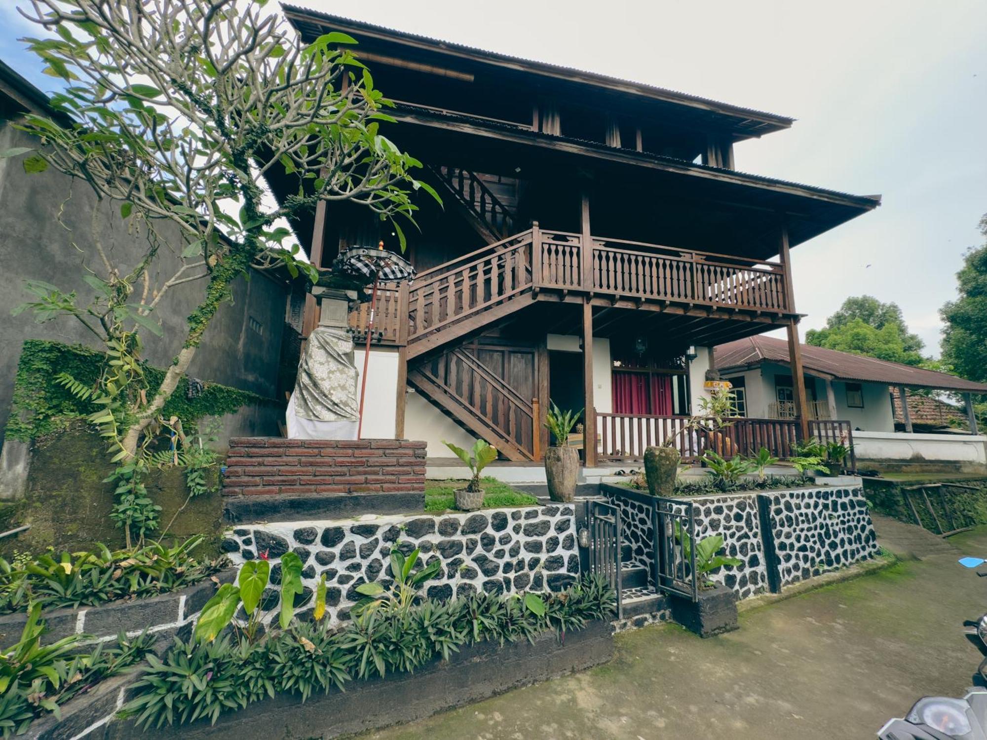 Munduk Tjeraki House Guest House Exterior photo