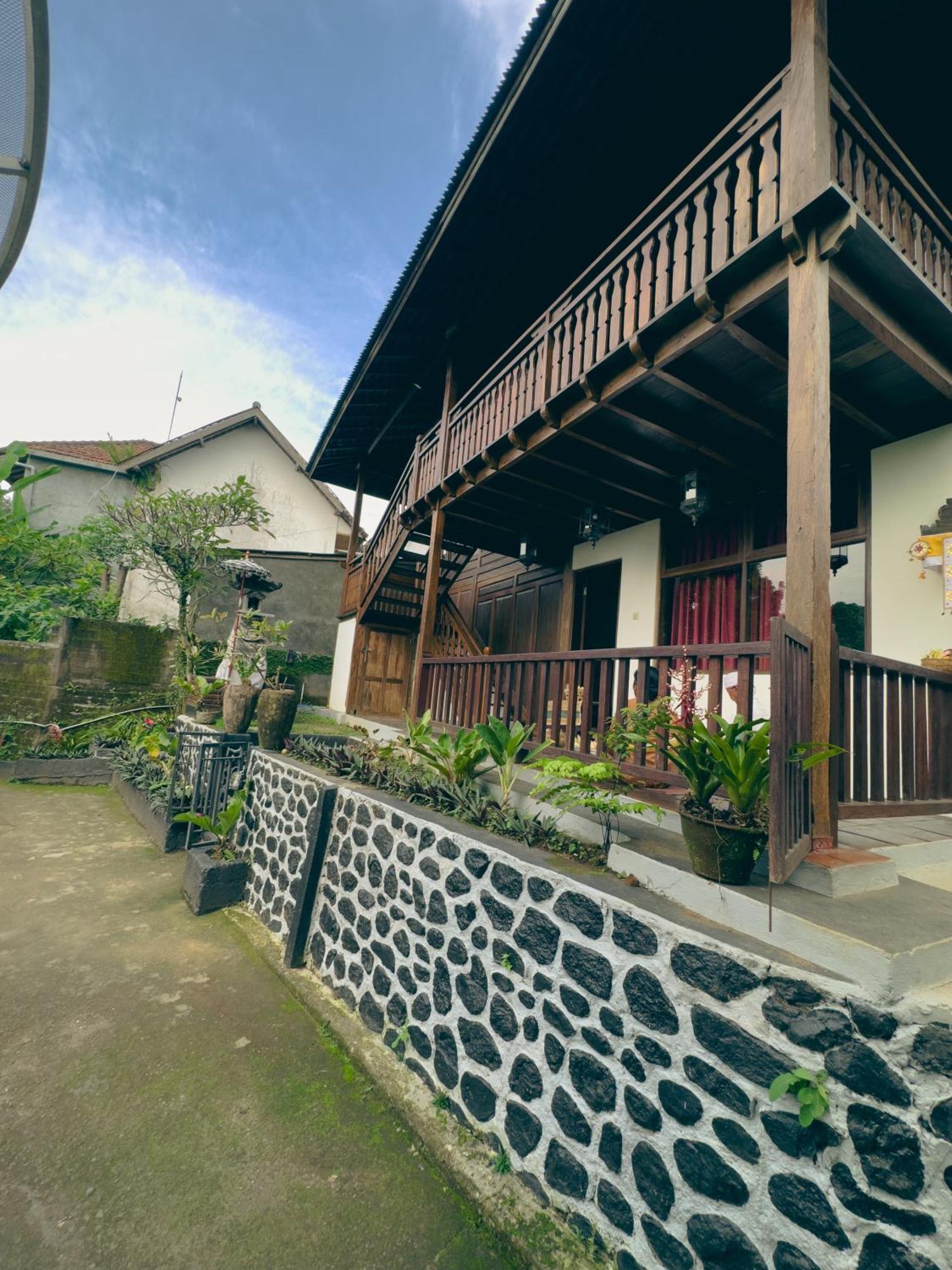Munduk Tjeraki House Guest House Exterior photo