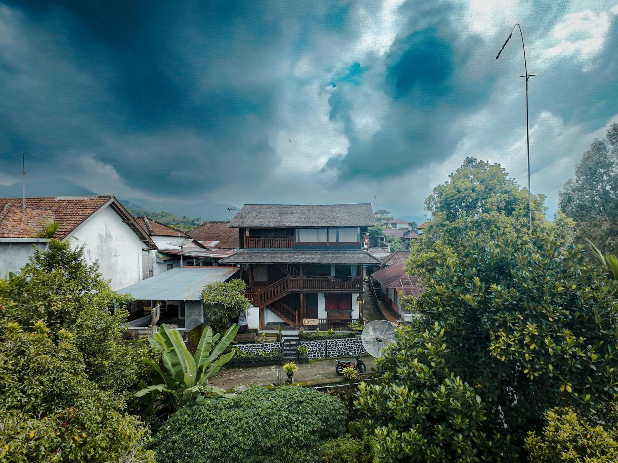 Munduk Tjeraki House Guest House Exterior photo